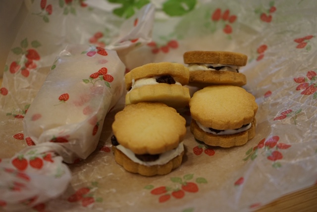 バターサンドクッキー みいちゃんのお菓子工房 ちびっこパティシエのみいちゃんが店長をする近江八幡の予約制ケーキ屋さん